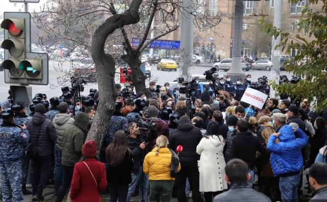 Poursuite des manifestations à Erévan demandant la démission de Nikol Pachinian