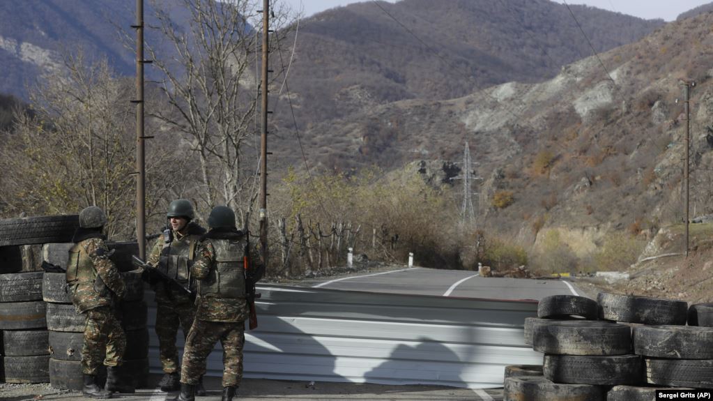 L’Arménie et l’Azerbaïdjan s’accusent mutuellement de violations du cessez-le-feu
