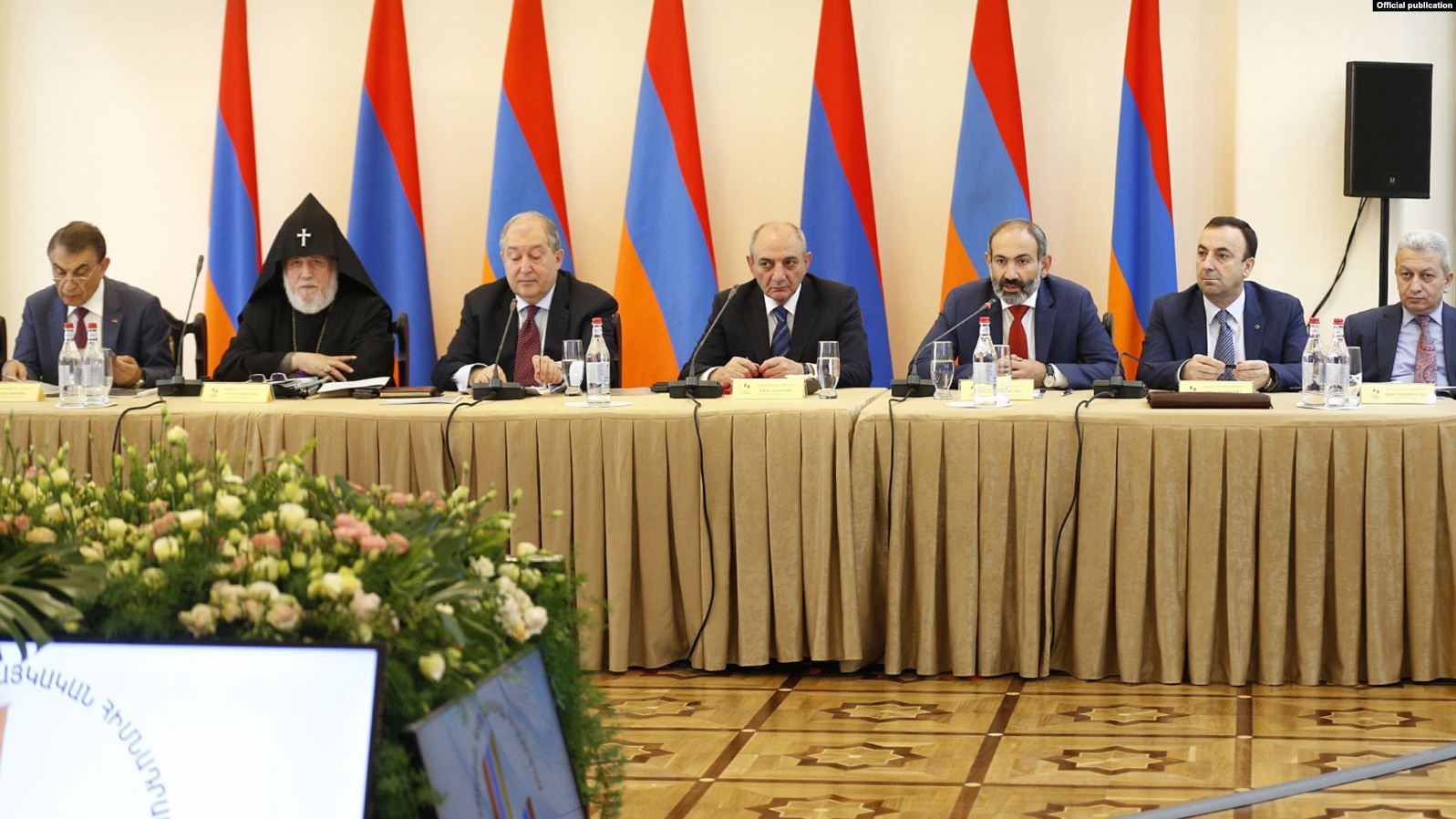 Armen Sarkissian attend toujours le rapport du gouvernement sur un don de 100 millions de dollars