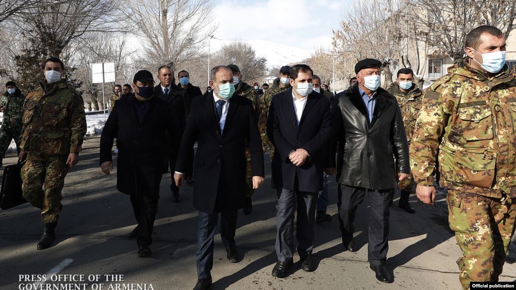 Pachinian continue à mettre en avant un soutien populaire pour son mouvement