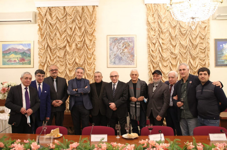 A Erévan 500 intellectuels Arméniens et Géorgiens ont analysé la situation dans la région du Sud-Caucase