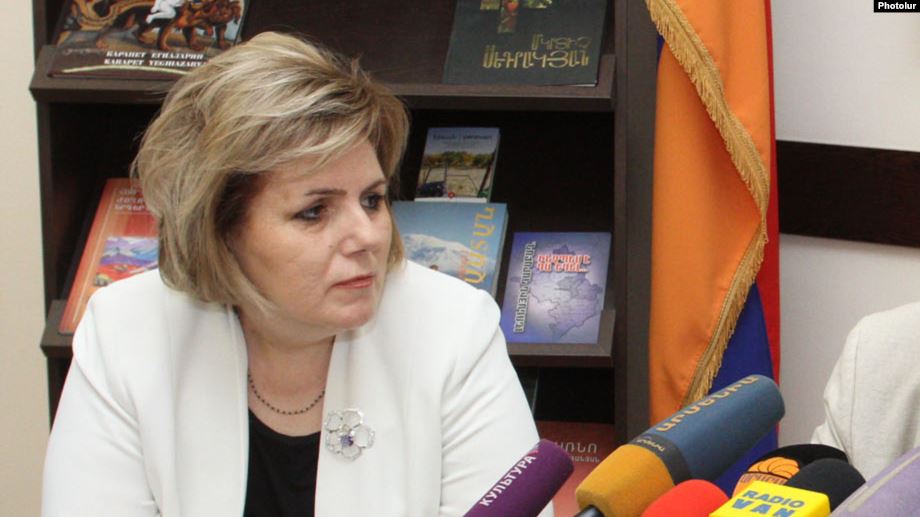 L&rsquo;ancien ministre de la culture recherché pour corruption