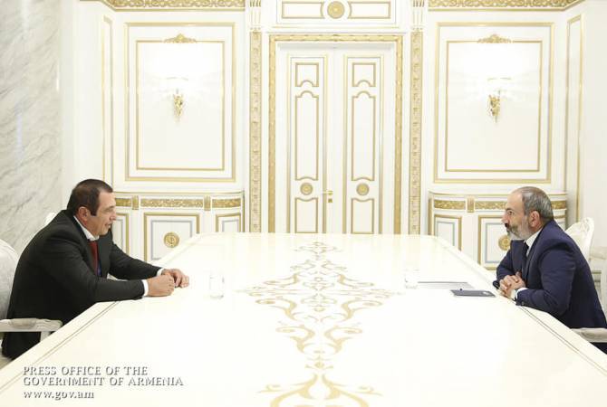 Gaguik Dzaroukyan a rencontré Nikol Pachinian pour lui dire qu’il devait démissionner au plus tôt
