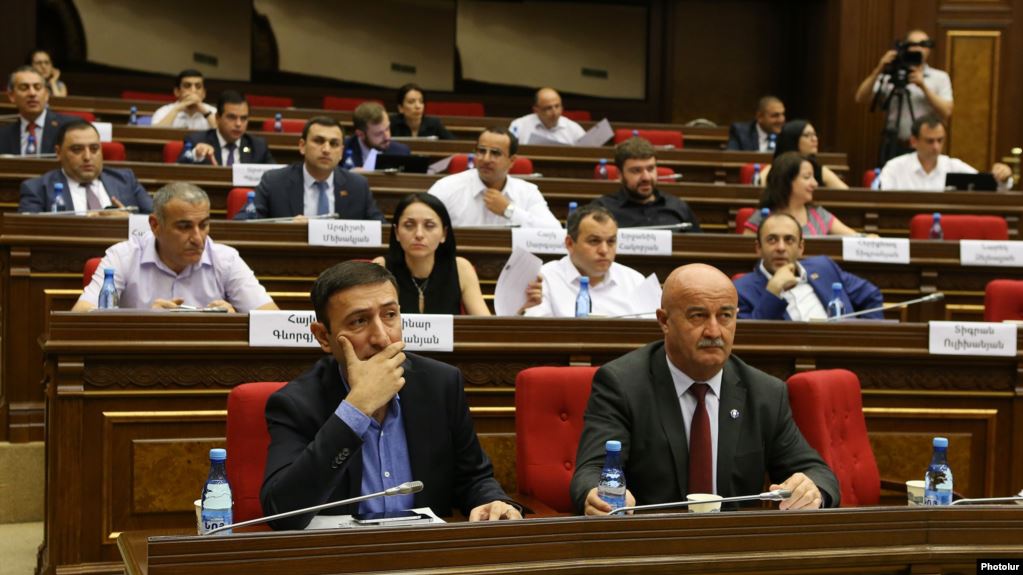 Le Parlement arménien reporte les mesures antitabac