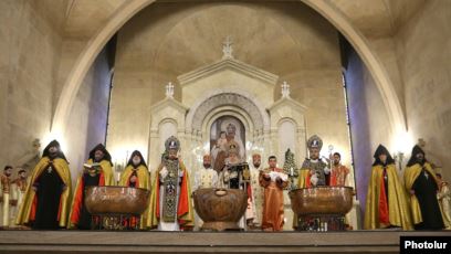 Retour sur l&rsquo;absence Nikol Pachinian absent lors de la traditionnelle messe de Noël célébrée par Garegin II