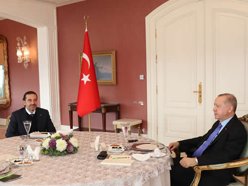 Hariri reçu par Erdogan lors d&rsquo;une visite surprise