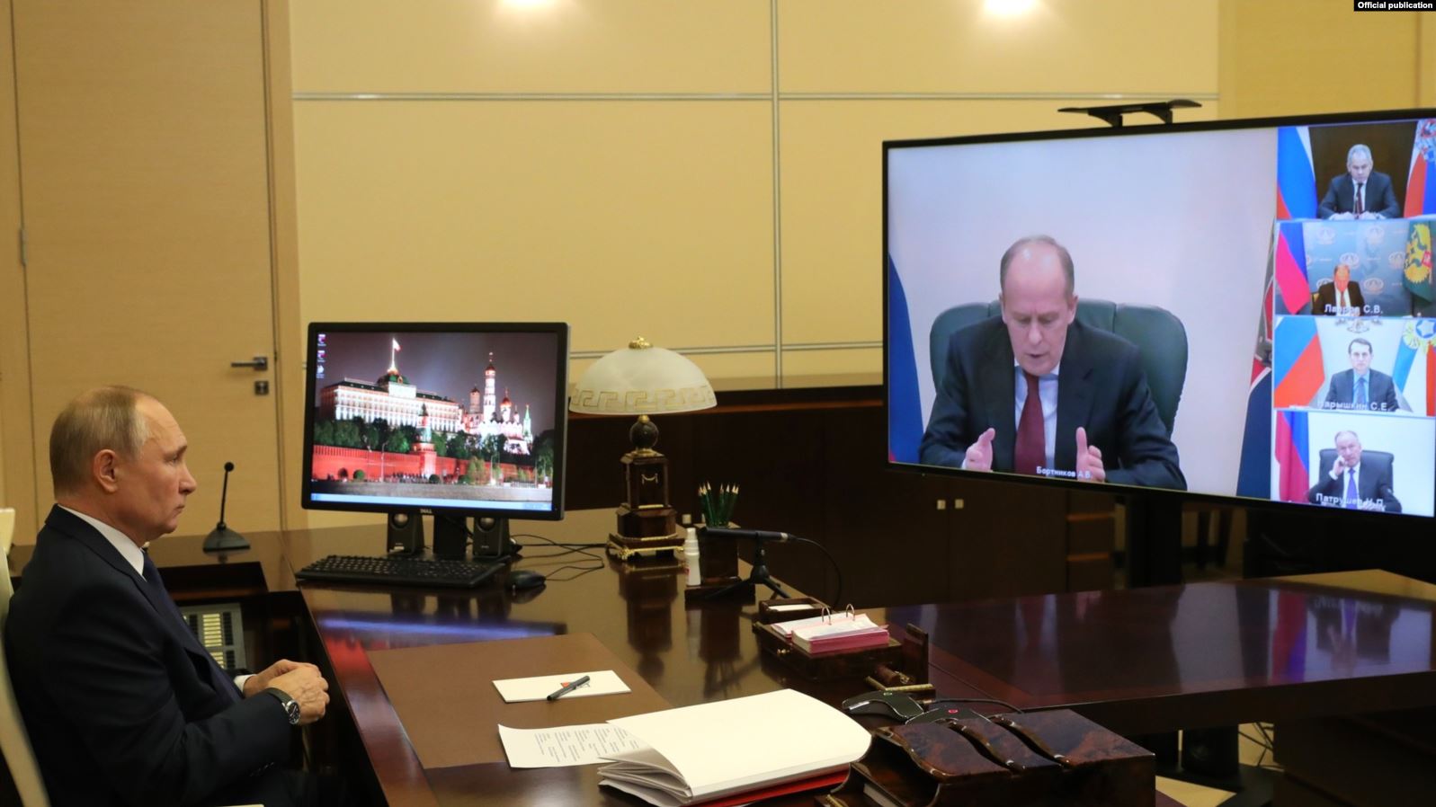 Vladimir Poutine accueille aujourd&rsquo;hui Nikol Pachinian et Ilham Aliev