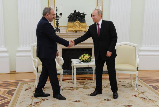 Nikol Pachinian rencontre en tête-à-tête Vladimir Poutine à Moscou à l’issue de la réunion tripartite