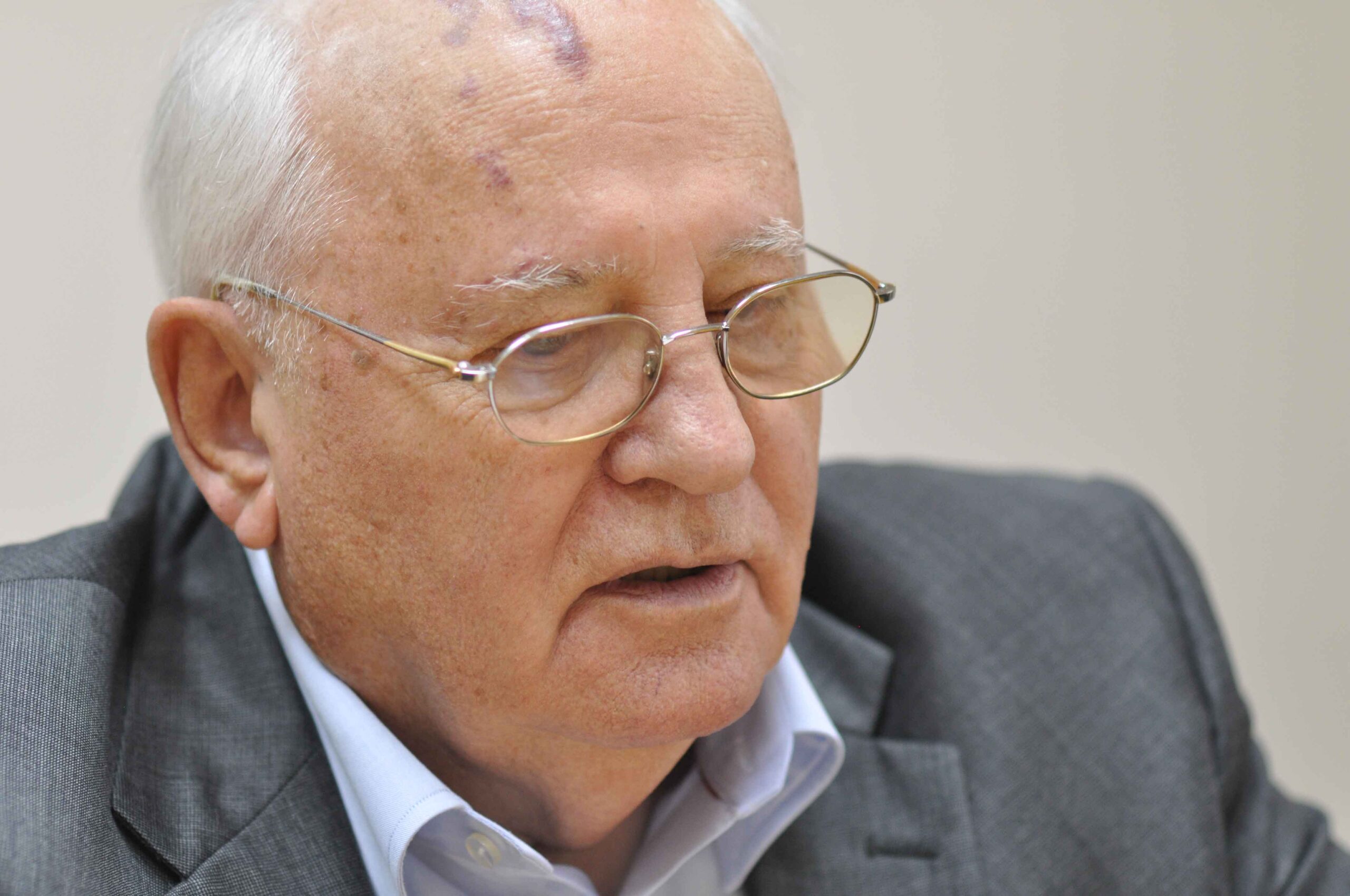 Gorbatchev prône une solution « sans gagnant, ni perdant »