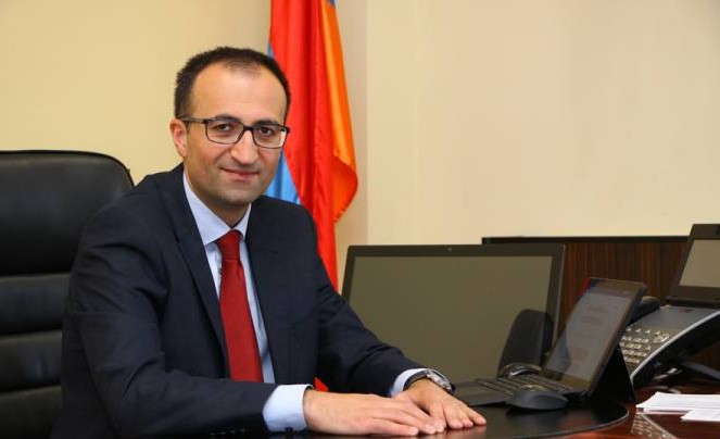 Le président arménien a reçu du Premier ministre Nikol Pachinian une demande de démettre de ses fonctions Arsen Torosyan le ministre de la Santé