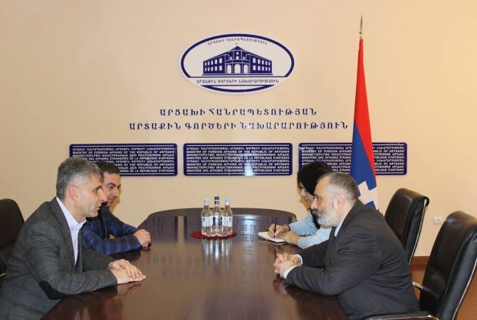 Le ministre des Affaires étrangères d&rsquo;Artsakh reçoit des représentants de la FRA
