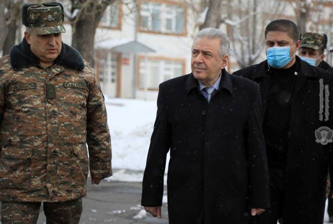 Vagharchak Harutyunyan, le ministre arménien de la Défense a visité l’une des unités militaires des forces armées arméniennes
