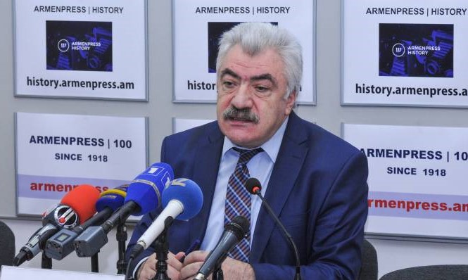 Le tribunal a tranché : Amatouni Virabyan devra réintégrer son poste de directeur des Archives nationales d’Arménie