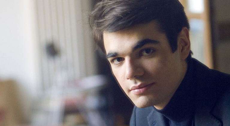 La révélation au piano Jean-Paul Gasparian nommé aux Victoires de la musique classique