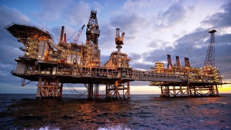 Bakou a encaissé 164 milliards de dollars grâce au champ pétrolifère de la Caspienne en coopération avec la Grande-Bretagne