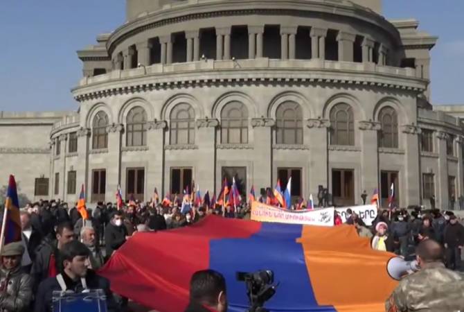 Le mouvement « Arménie forte avec la Russie pour une nouvelle union » a manifesté à Erévan
