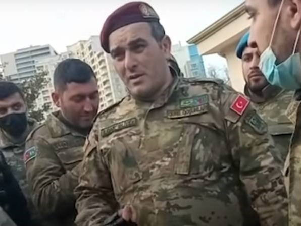 Les soldats Azéris blessés en Artsakh protestent à Bakou devant le ministère de la Défense : les autorités nous ignorent affirment-ils