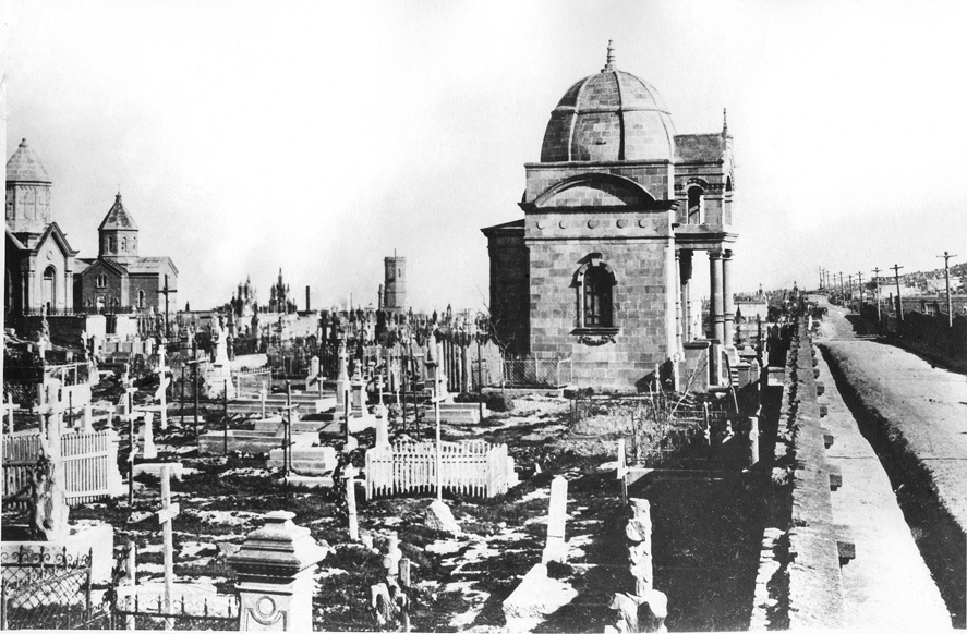 La destruction du grand cimetière arménien de Bakou
