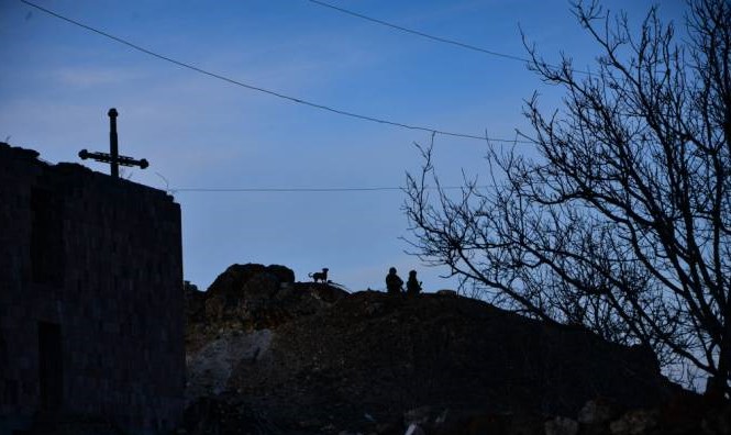 Les forces azéris tirent à proximité immédiate des villages de la région de Syunik