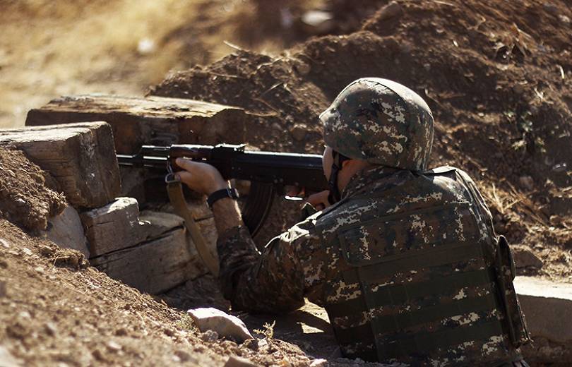 Les soldats Azéris tirent des coups de feu en l’air sur certaines parties de la frontière entre l’Arménie et l’Azerbaïdjan
