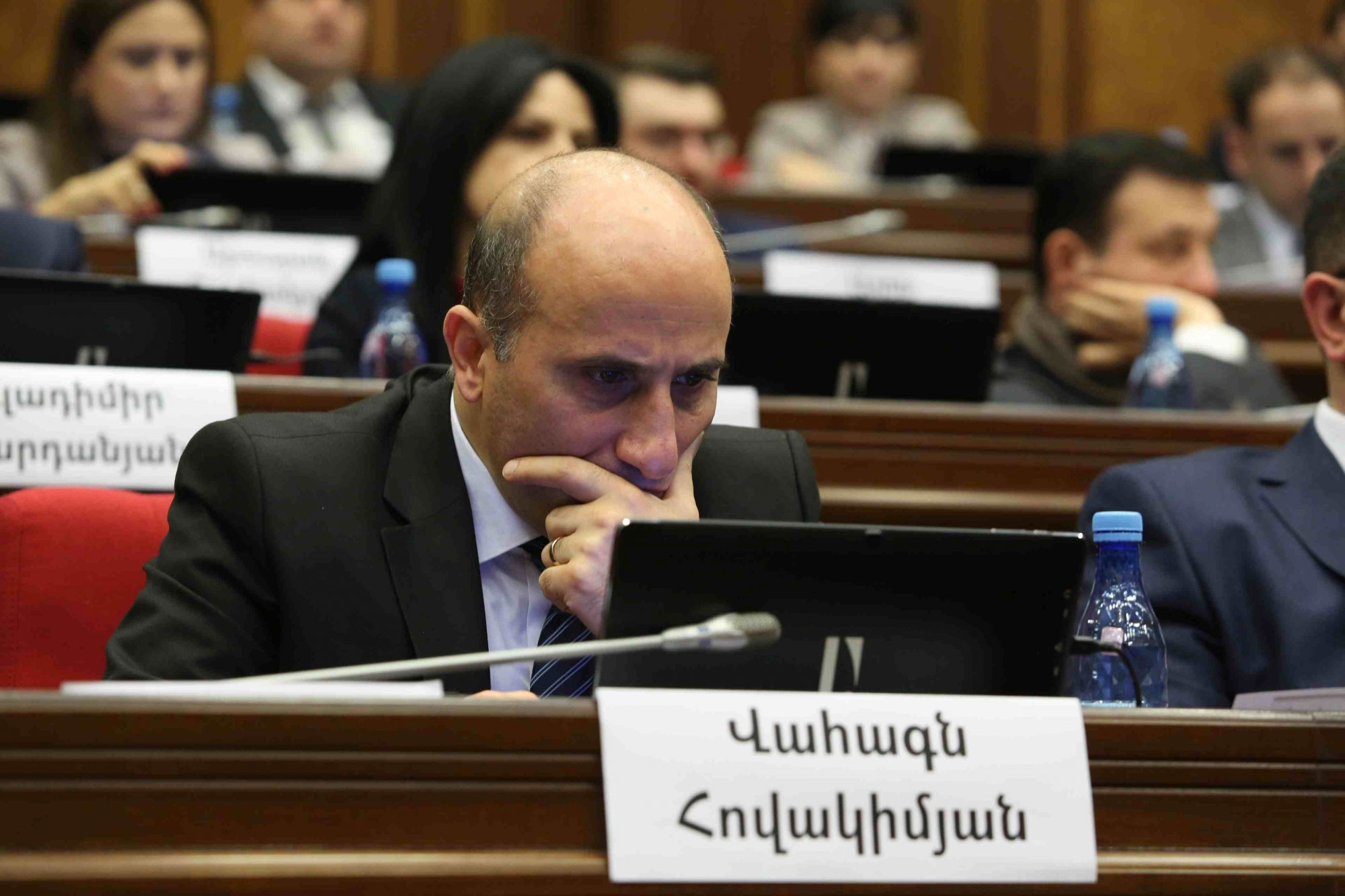 Des motifs suffisants existent pour lancer une procédure de destitution d’Armen Sarkissian