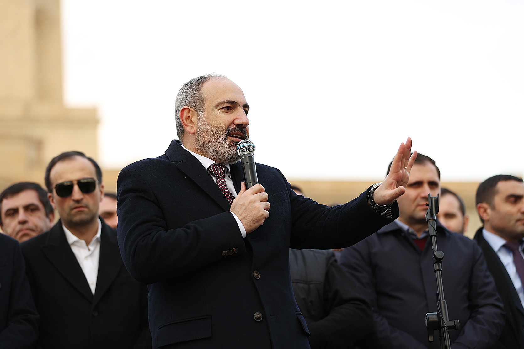 Le Premier ministre se dit prêt à des élections anticipées MAJ 19:29