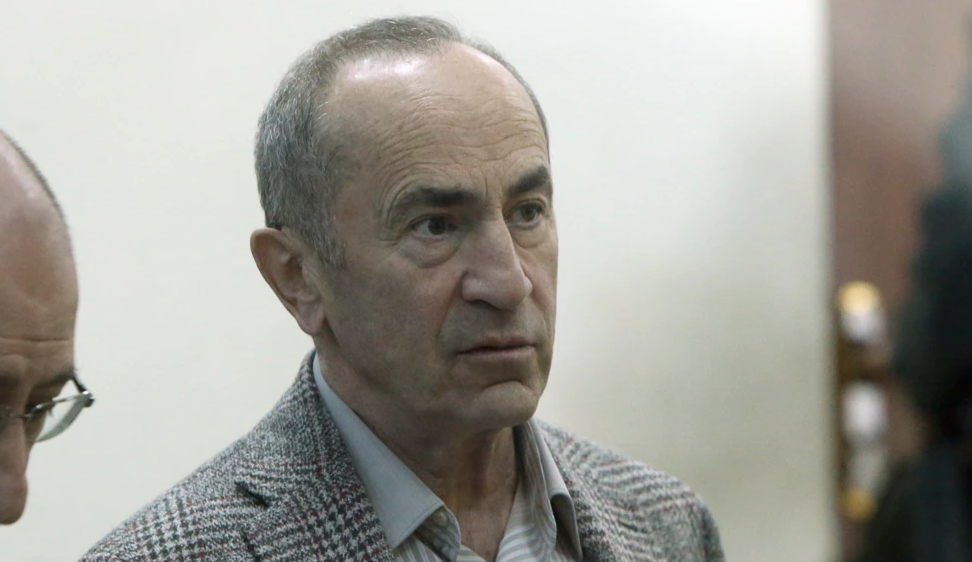L’ex-président Kotcharian apporte un soutien appuyé à l’armée