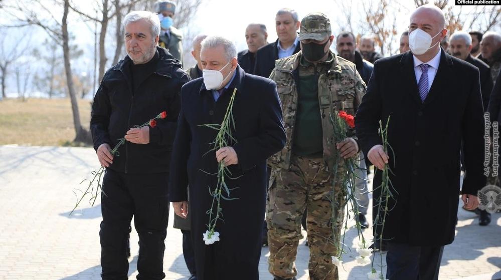 Les généraux ne se rendent pas à une cérémonie présidée par le ministre de la Défense