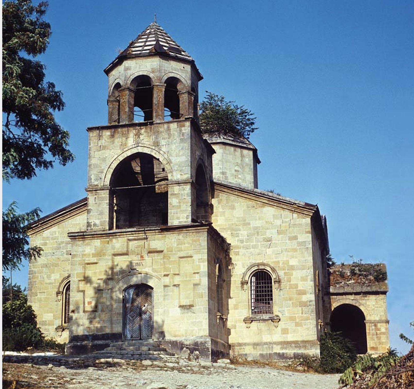 Patrimoine arménien en péril : Madrassa