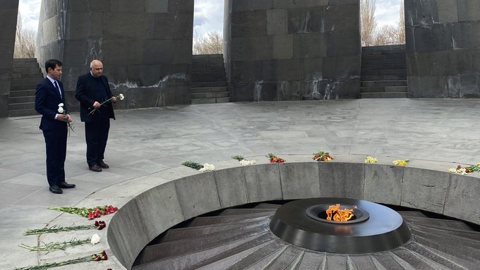 F.X. Bellamy au Mémorial du génocide à Erevan : « L&rsquo;Arménie expire. Mais elle renaîtra »