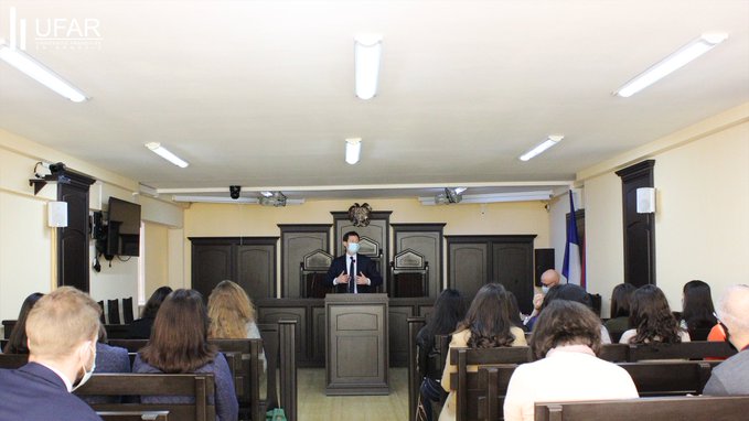 « Au nom de quoi, faut-il transmettre ? » : conférence de F.X. Bellamy à l&rsquo;UFAR