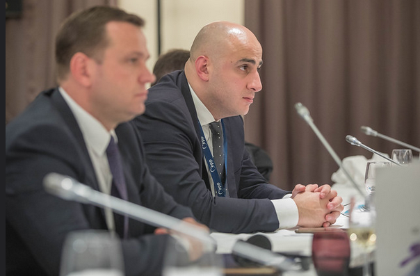 Début du procès d’un dirigeant d’opposition en pleine crise politique
