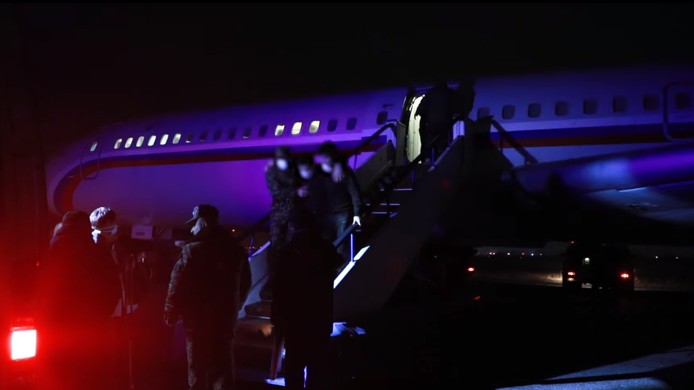 Un avion transportant des prisonniers de guerre Arméniens devait arriver ce soir à Erevan en provenance de Bakou, mais le vol est reporté