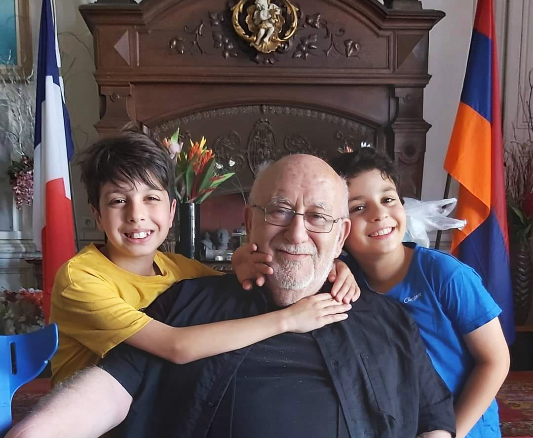 Hilda Tchoboian : Le Père Haroutioun Bezdikian s’en est allé