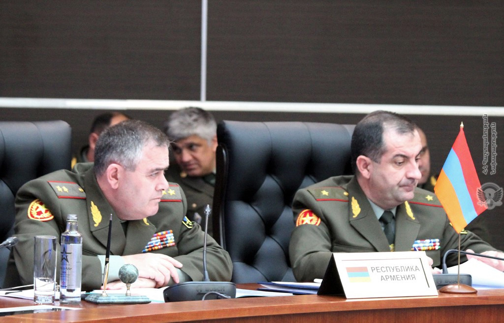 Le chef de l’Etat-major des forces armées arméniennes Artak Davtyan a participé à Moscou à la réunion de l’OTSC