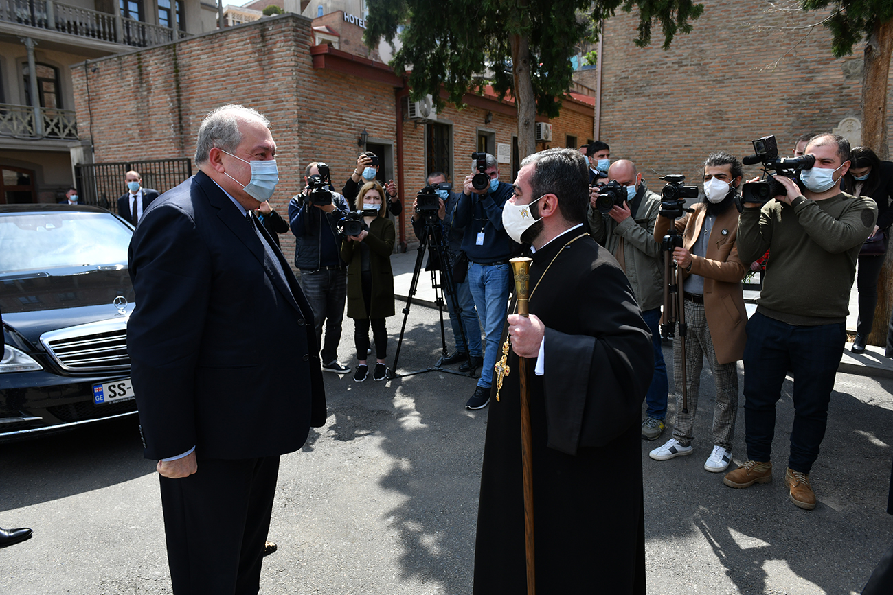 Le président arménien s&rsquo;oppose à des amendes plus lourdes pour diffamation