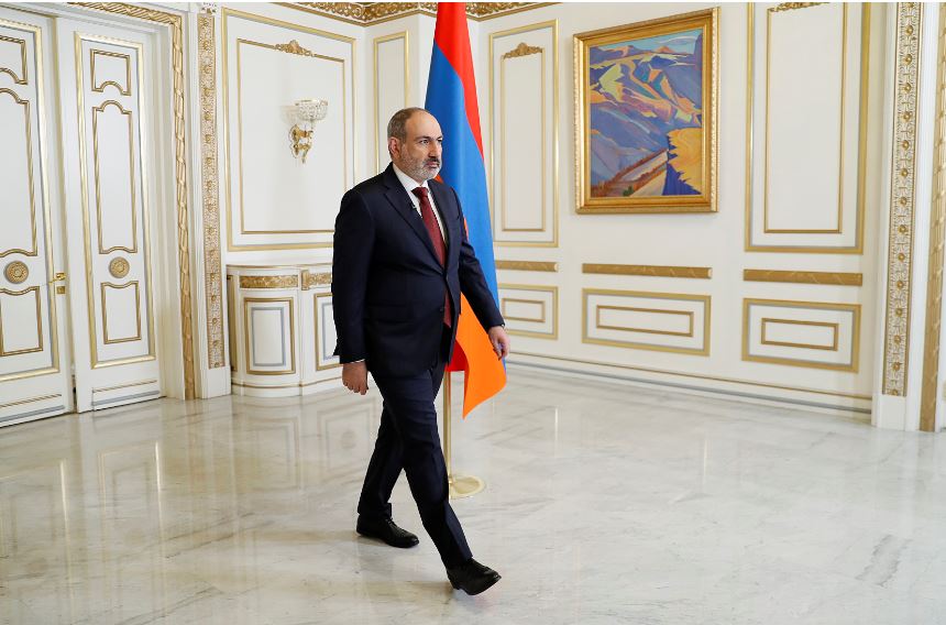 L&rsquo;annonce officielle : « Nous rendons au citoyen le mandat qu&rsquo;il nous a confié »