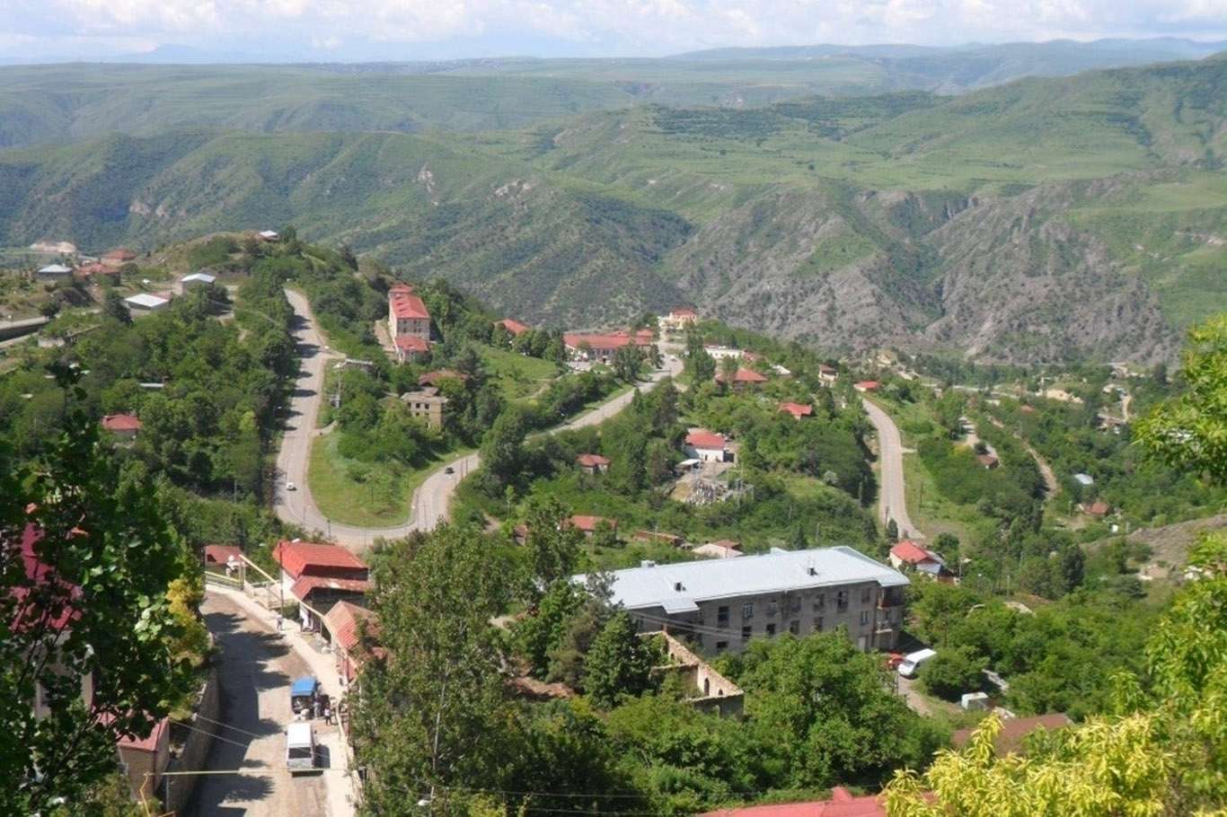Des Azerbaïdjanais et Arméniens se battent pour l&rsquo;amitié