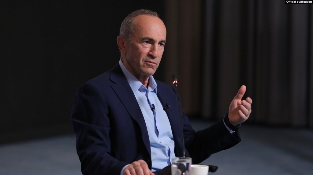 Le premier meeting Kotcharian-FRA-Revivre l&rsquo;Arménie