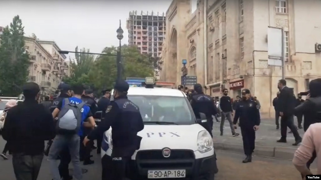 Nouvelle manifestation devant l’ambassade de Russie