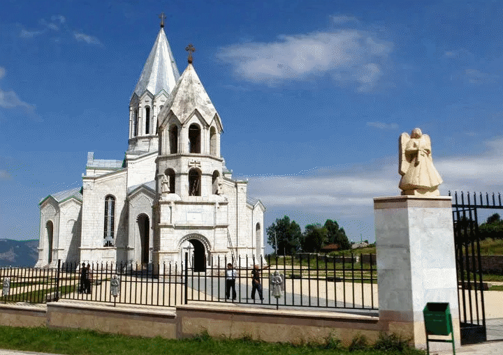 L&rsquo;Azerbaïdjan entame la rénovation controversée de l&rsquo;église Ghazanchetsots