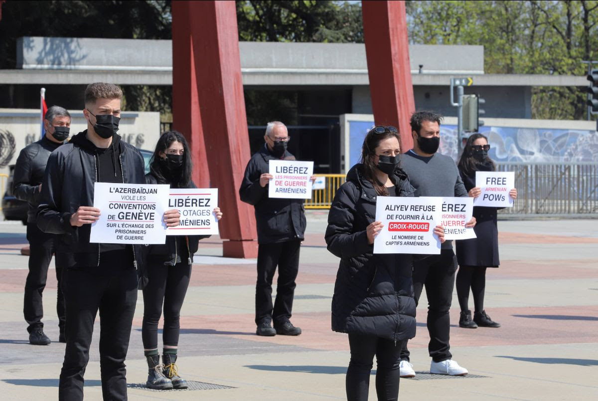 Partout, les diasporas protestent