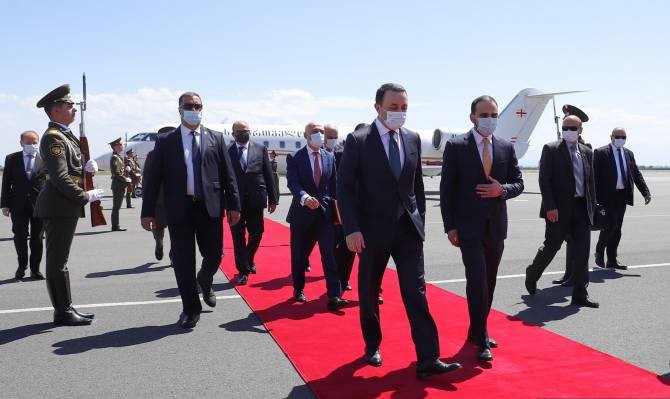 Le Premier ministre géorgien Irakli Gharibachvili est arrivé à Erévan pour une visite officielle en Arménie