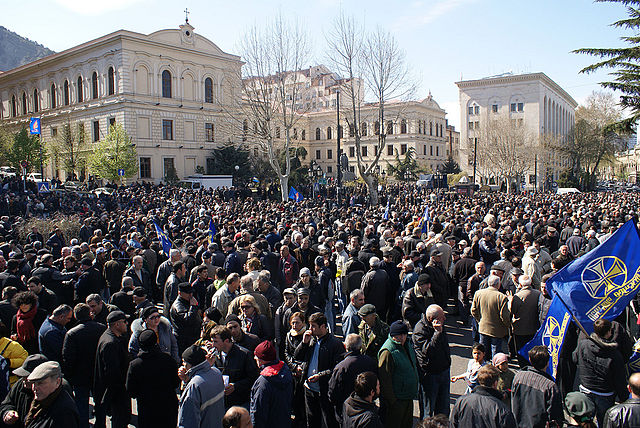 2.000 personnes manifestent contre le projet d&rsquo;un barrage géant