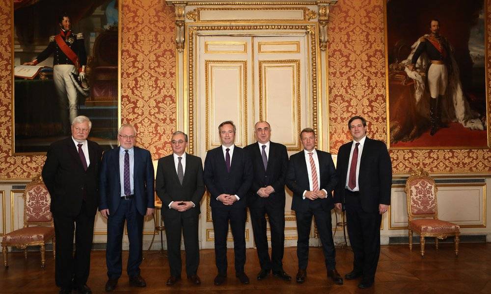 Appel à la libération de tous les prisonniers et au déplacement des troupes