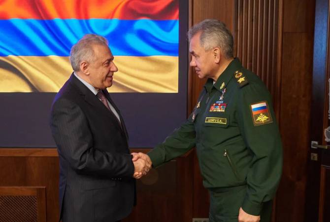 Les ministres de la Défense d’Arménie et de Russie ont signé un accord pour sécuriser la situation à la frontière entre l’Arménie et l’Azerbaïdjan