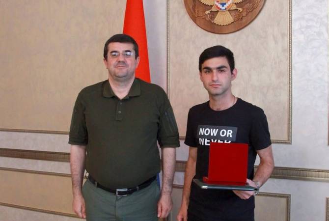 Le Président de l’Artsakh a remis la médaille de l’Aigle d’or à Youra Alaverdyan désigné Héros de l’Artsakh