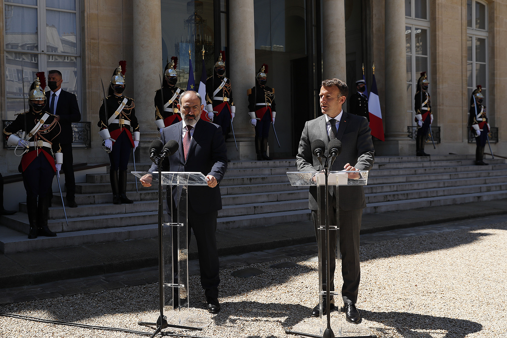 Rencontre entre Emmanuel Macron et Nikol Pachinian à l&rsquo;Elysée