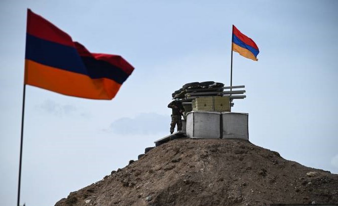 Le soldat Arménien égaré dans le brouillard et capturé par les Azéris hier matin est revenu à Stepanakert
