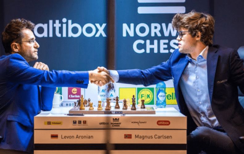Levon Aronian (Arménie) gagne le tournoi international des échecs Goldmoney Asian Rapid